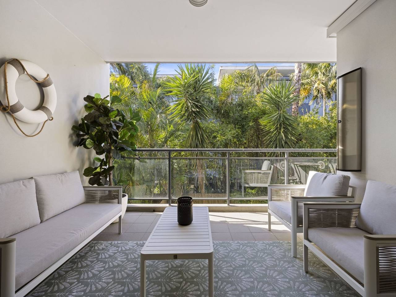 Hel lejlighed, Bright 2-Bed Apartment Near Narrabeen Beach in Sydney, New South Wales