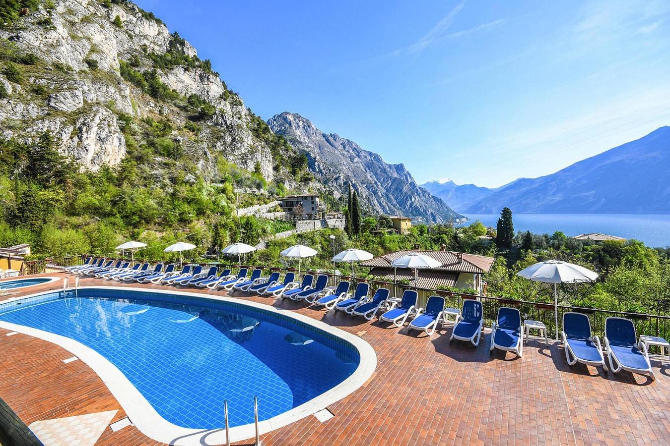 Appartamento intero, Appartamento a Limone con balcone o terrazzo in Limone sul Garda, Prealpi Gardesane