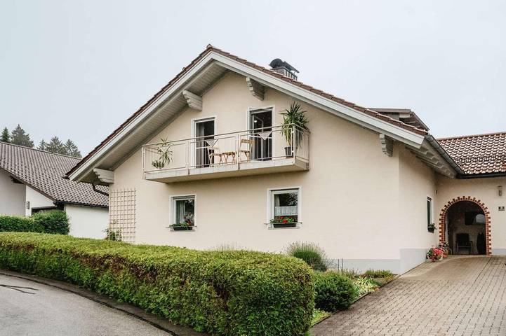 Ferienhaus für 8 Personen, mit Garten und Balkon sowie Sauna, kinderfreundlich