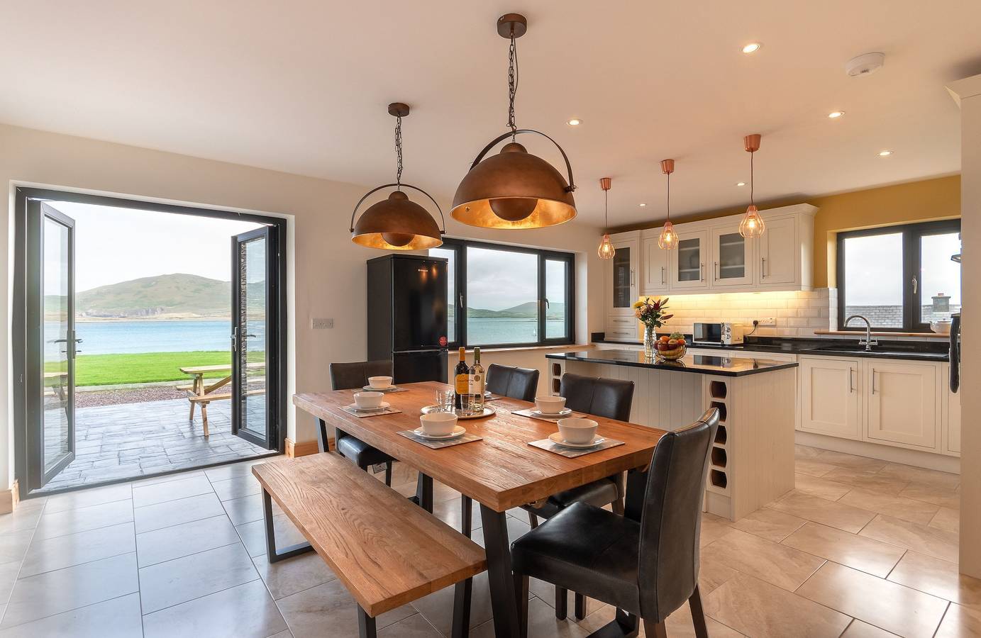 Luxury 4 bedroom holiday home overlooking the sea on Valentia Island in Valentia Island