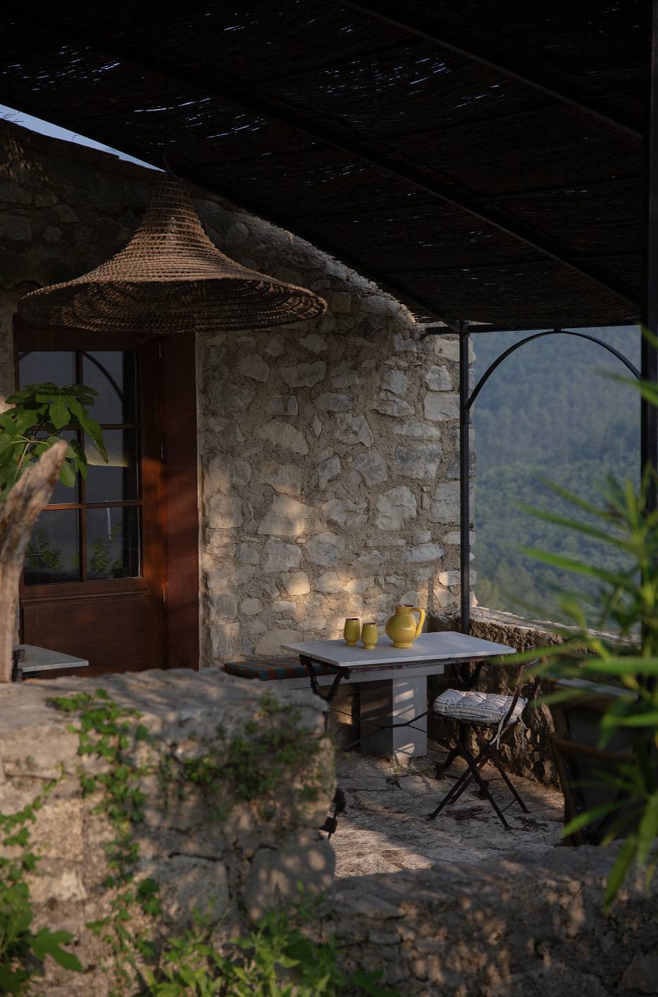 Ermitage face au Mont Ventoux à Brantes in Brantes, Parc naturel régional du Mont-Ventoux