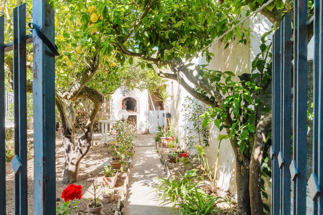 Apartamento entero, Apartamento 'Vittorio Stella' con vistas al mar, terraza privada y aire acondicionado in Valderice, Provincia de Trapani