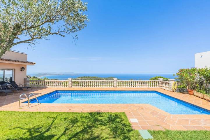 Chalet para 10 personas, con Vistas al mar y Balcón además de Terraza y Jardín en Provincia de Gerona - 3