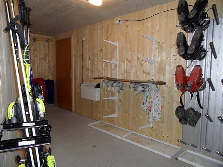 Hütte für 4 Personen, mit Terrasse und Sauna in der Schweiz - 3
