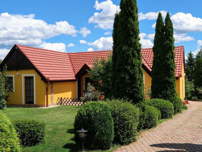 Bungalow für 4 Personen, mit Terrasse, mit Haustier in Ungarn