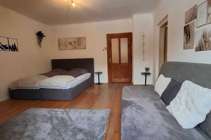 Ganze Wohnung, Familien Apartment | Self Check-In, in der Nähe von Skigebieten in Ternitz, Wiener Alpen in Niederösterreich