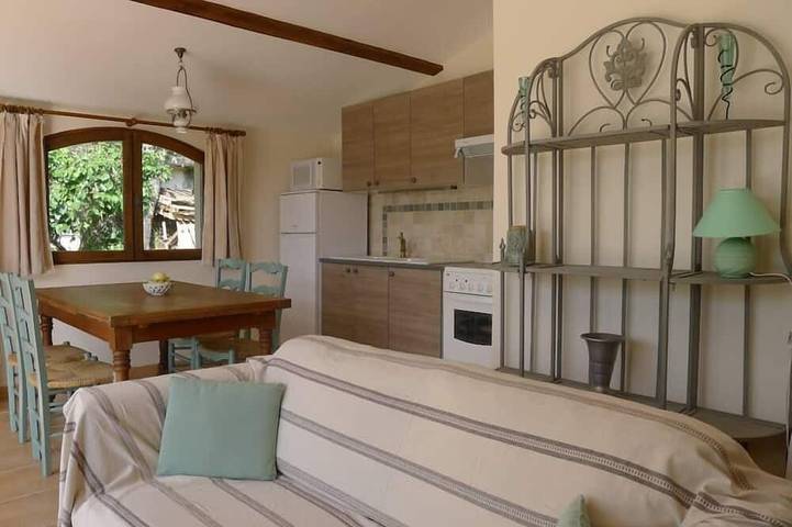 Apartamento entero, Magnífico estudio con terraza y piscina in La Gaude, Costa mediterránea (Francia)