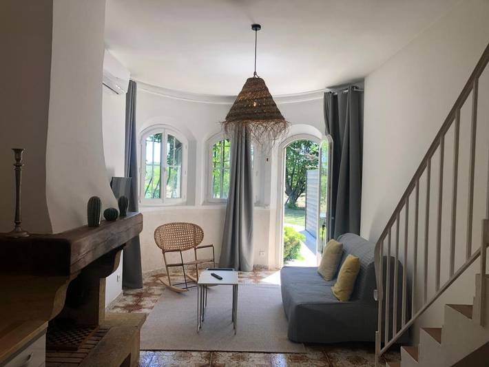 Location de vacances pour 3 personnes, avec piscine ainsi que jardin et vue à Ventabren - 2