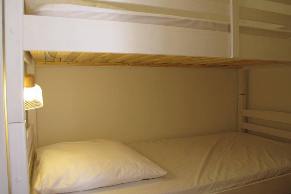 Geheel appartement, Beau studio cabine avec piscine et plage à 50m in Agay, Saint-Raphaël
