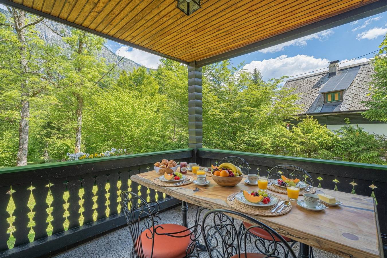 Alpine Chalet Metka at Lake Bohinj in Bohinj, Parco nazionale del Tricorno