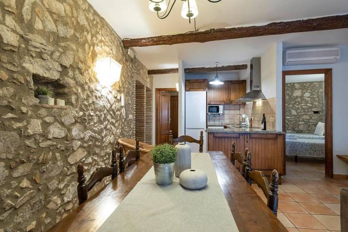 Casa rural para 6 personas, con jardín además de piscina y jacuzzi, Se admiten mascotas en Provincia de Gerona - 3