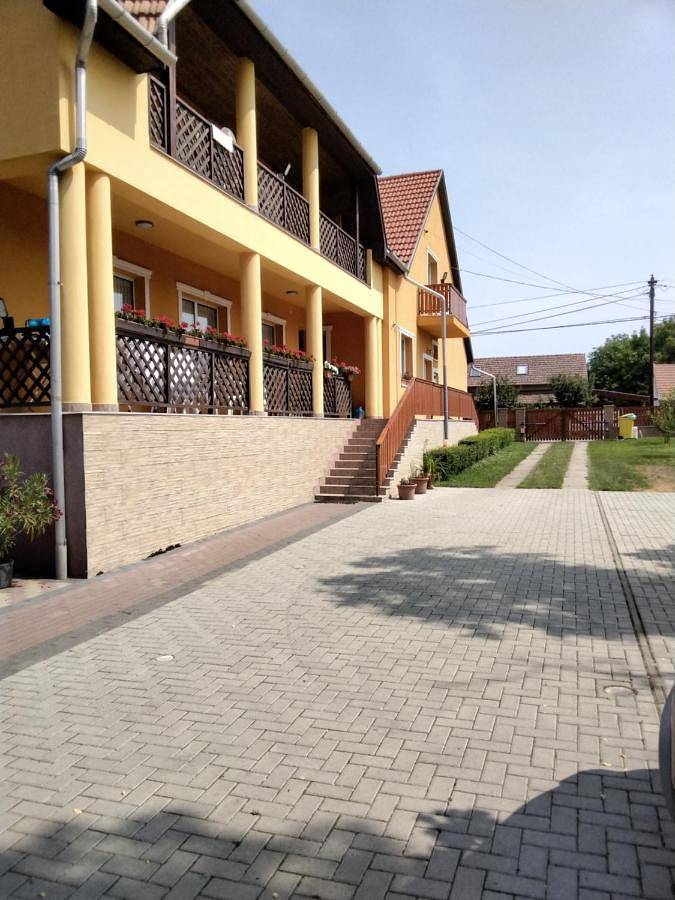 Dom gościnny dla 2 osób, z ogród i balkon oraz widok w Tiszafüred