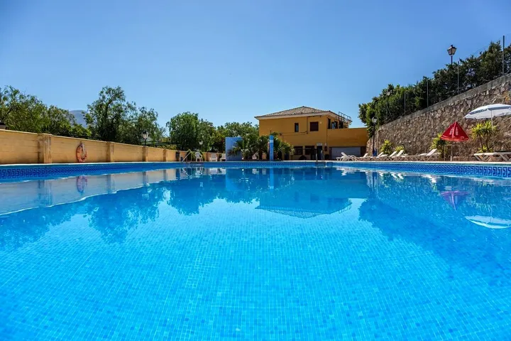 Camping para 2 personas, con piscina y jardín - 1