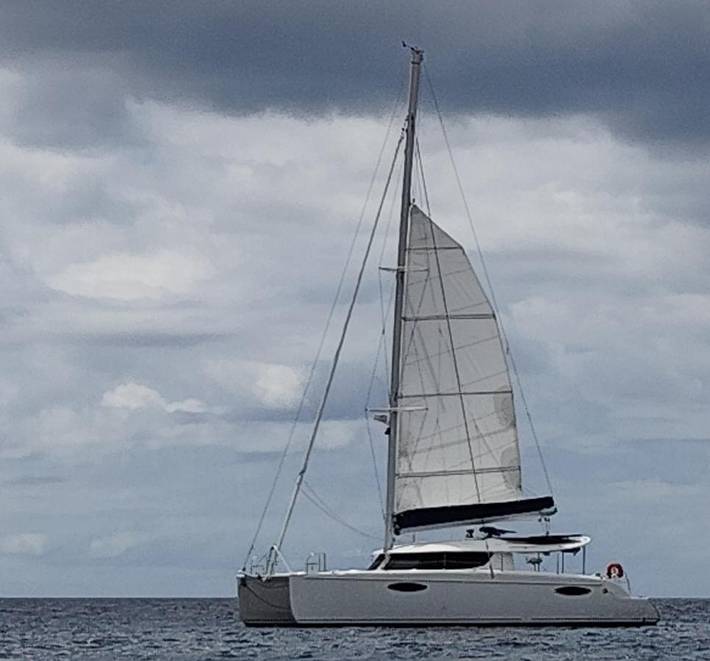 Bateau pour 2 personnes, avec piscine ainsi que vue et terrasse, animaux acceptés en Martinique