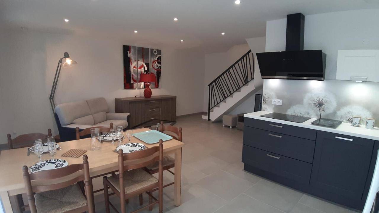 Appartement entier, Gîte de St Ladre "L'Atelier", proche Parc des Expos Villepinte Neuf in Othis, Seine-et-Marne