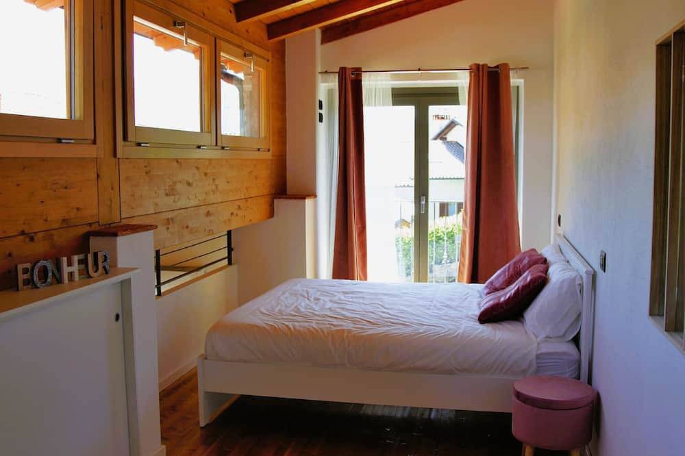 Our Happy Place Detached vacation home with garden in Mandello del Lario, Westelijke Bergamo-Alpen