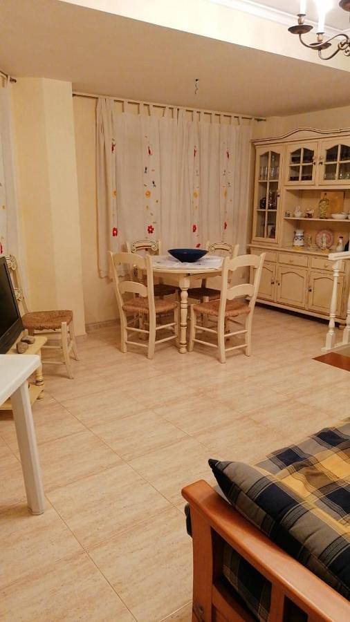 Location de vacances pour 7 personnes, avec jardin et terrasse à Piles - 4