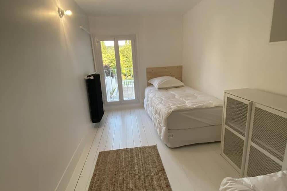 Gîte rénové de charme avec parc, étang, proche de Paris et Versailles in Senlisse, Parc naturel régional de la Haute Vallée de Chevreuse
