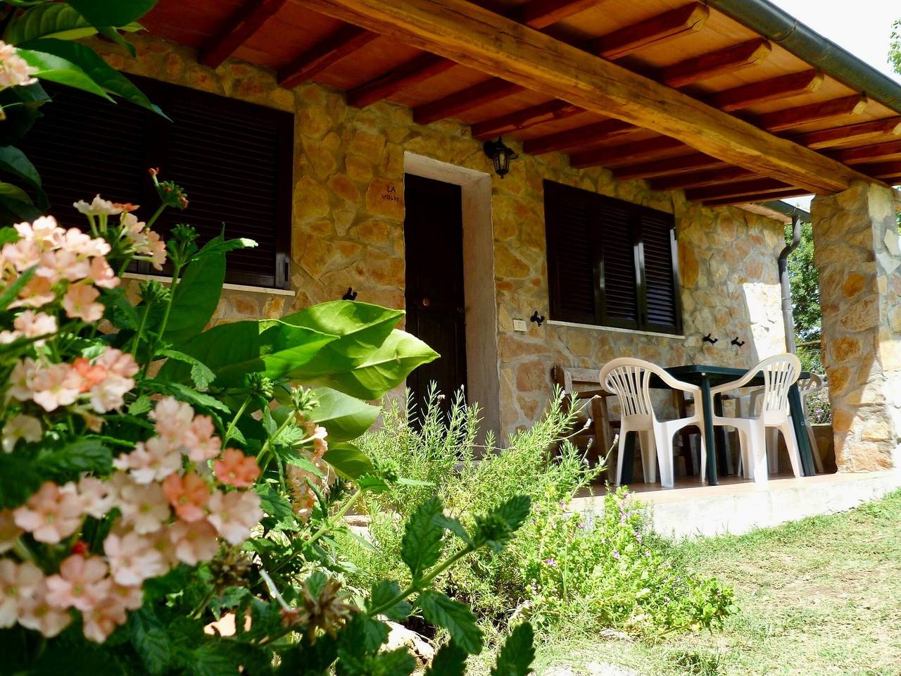 Ferme "Volpe" avec piscine partagée, terrasse privée et Wi-Fi in Pitigliano, Province de Grosseto