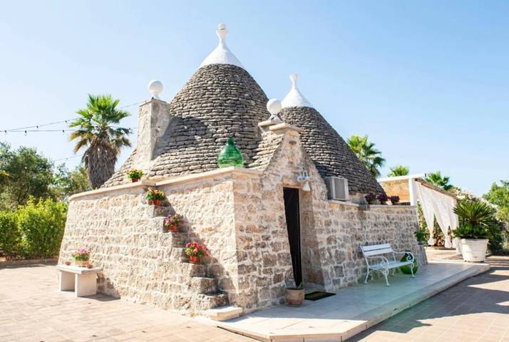 Trullo 'Mele' con Giardino Privato e Aria Condizionata in Martina Franca, Provincia di Taranto