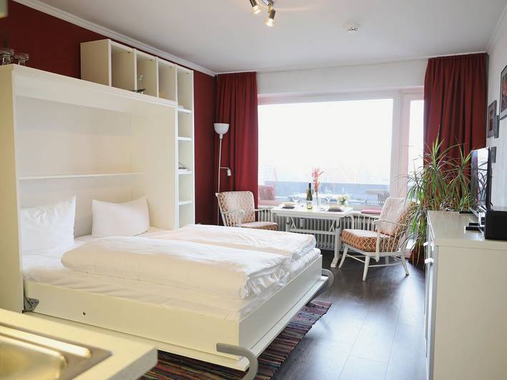 Ganze Wohnung, Helles 1-Zimmer-Appartement mit Südbalkon in Westerland in Westerland, Sylt (Gemeinde)