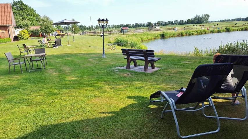 Ferienhaus für 2 Personen, mit Terrasse und Garten sowie Sauna und Ausblick in Detern