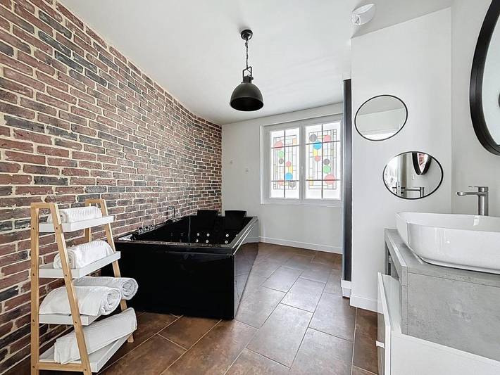 Hôtel pour 2 personnes, avec jardin ainsi que piscine et terrasse à Saint-Jean-le-Thomas - 4