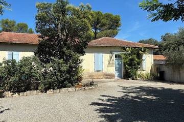 Gîte pour 4 personnes, avec jardin et terrasse, animaux acceptés à Villetelle