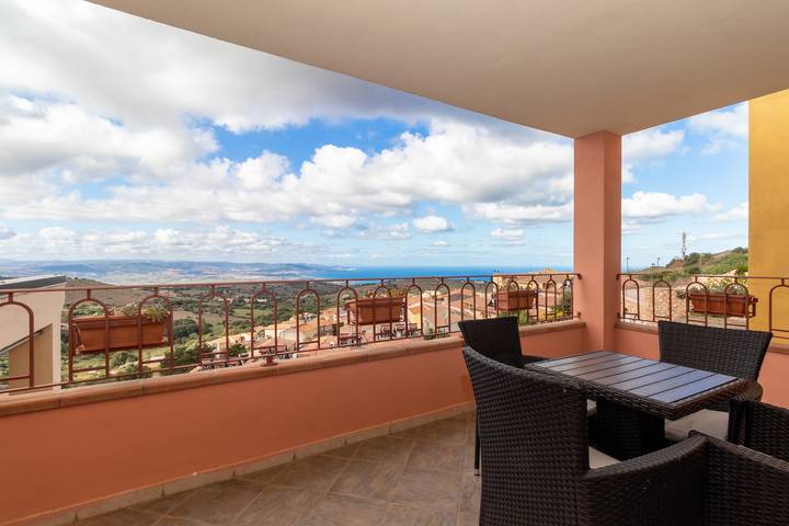 Appartamento intero, Appartamento  14' con vista mare, Wi-Fi e aria condizionata in Trinità d'Agultu e Vignola (Borgo), Trinità d'Agultu e Vignola