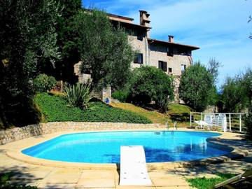 Villa für 8 Personen, mit Seeblick und Terrasse sowie Garten, mit Haustier in Gardone Riviera