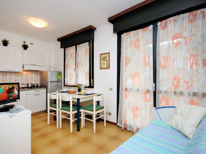 Ferienwohnung für 4 Personen, mit Kinderpool und Balkon in Lignano Sabbiadoro - 4