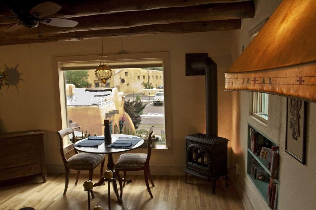 Ganze Wohnung, Rote Katze Haus Ferienwohnung für Paare in Taos, Taos County