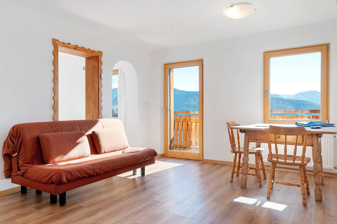 Ganzes Studio, Studio-Apartment 'Zolerhof Alpenrose' mit Bergblick, Gemeinschaftsterrasse und Wlan in Schnauders, Feldthurns