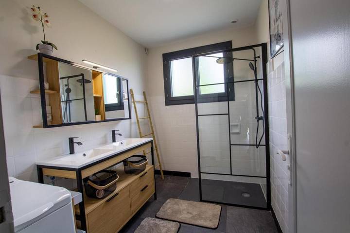 Location de vacances pour 6 personnes, avec piscine et terrasse à Sourzac - 2