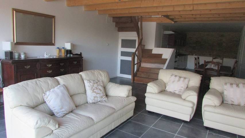 Location de vacances pour 8 personnes, avec terrasse et jardin à Dœuil-sur-le-Mignon - 3