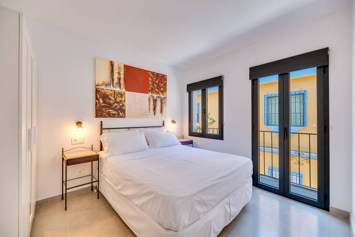 Entire apartment, Apartment 'Parkview Apartments 2' with Sea View, Wi-Fi and Air Conditioning in Marbella Centre, Marbella