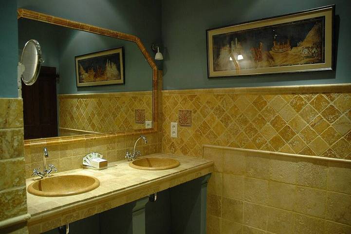 Gîte pour 6 personnes, avec piscine ainsi que jacuzzi et jardin à Ferrassières - 4