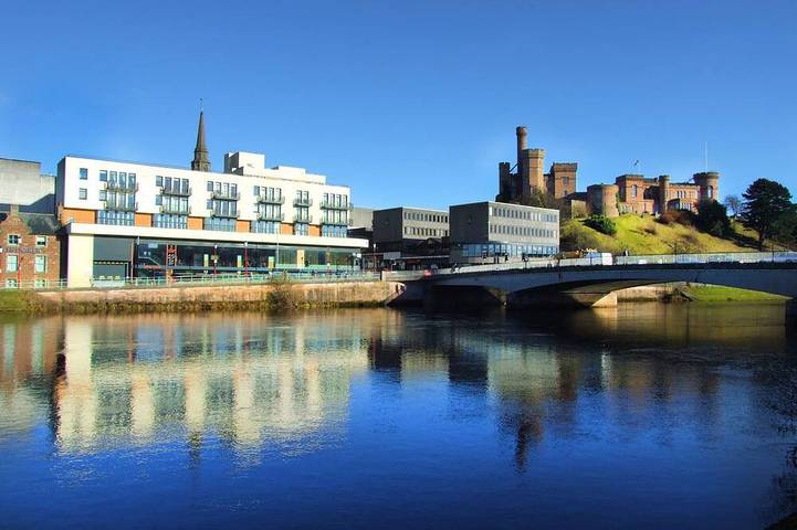 Log cabin for 2 people, with garden in Inverness