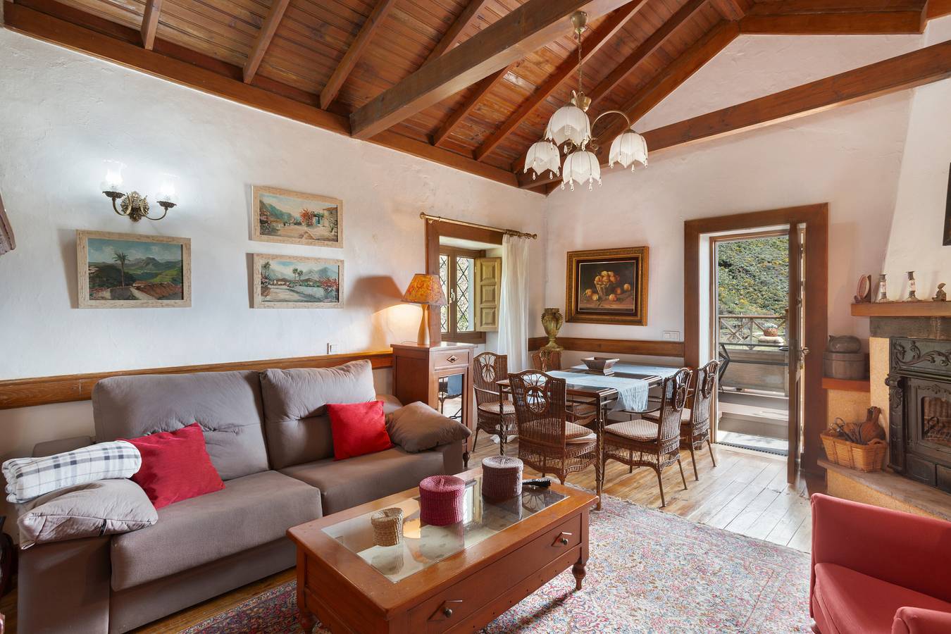 Entire apartment, Vacation 'Main House' with Mountain View, Wi-Fi and Air Conditioning in El Peñón, Vega de San Mateo