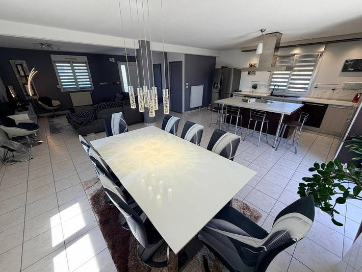 Gîte pour 8 personnes, avec Terrasse et Jardin ainsi que Bassin pour enfant et Vue à Staffelfelden