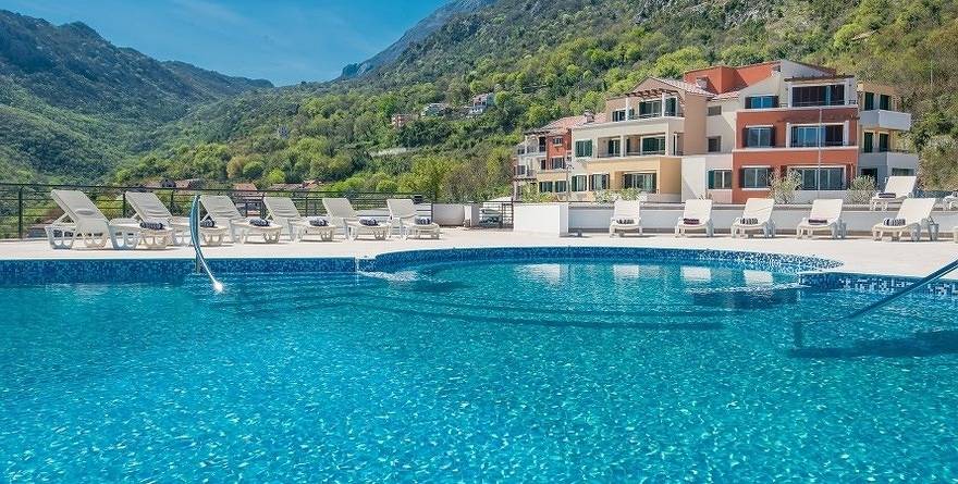 Entire holiday apartment, Lavender Bay Apartment D3 in Donji Morinj, Opština Kotor