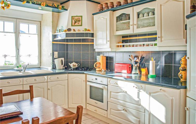 Spacieux appartement de vacances - 2.5km de la côte et 2km de Trégueux in Langueux, Côte de Goëlo