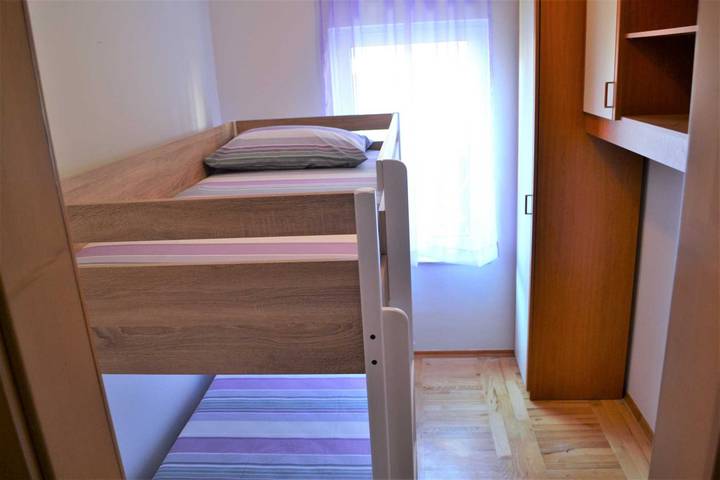 Ganze Wohnung, Peaceful Apartment Daniela with outdoor pool in Beach for dogs (Srima), Srima