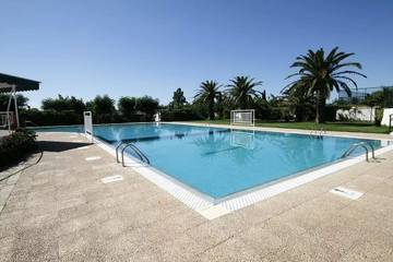 Wohnwagen für 3 Personen, mit Terrasse und Pool in Montroig Bahia
