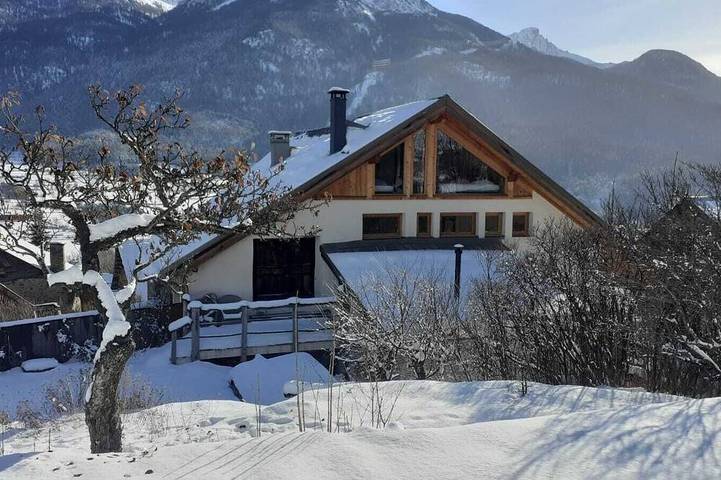 Chalet pour 12 personnes, avec terrasse et jardin