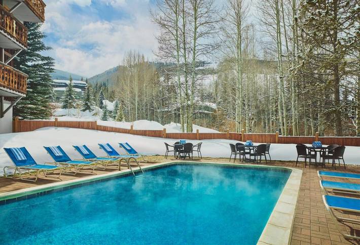 Hotel für 4 Personen, mit Ausblick und Pool sowie Balkon - 1