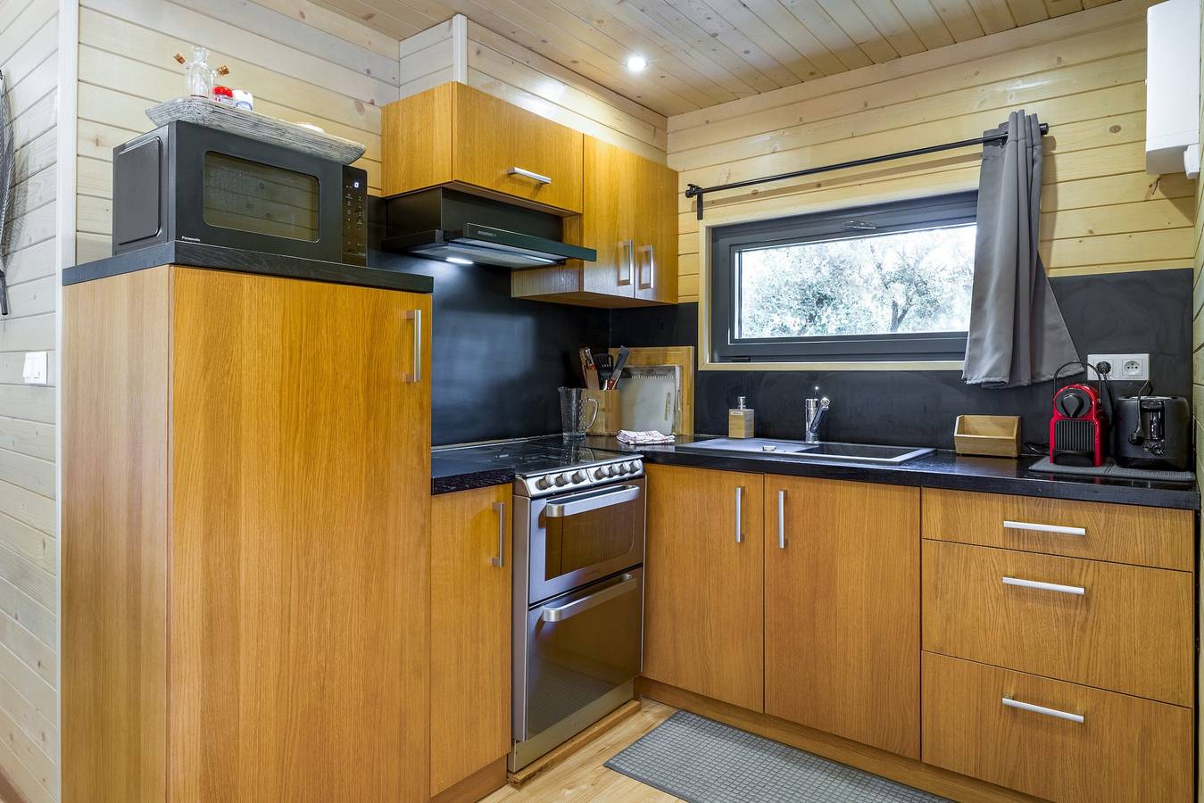 Casa de férias 'Lodge Exotique 1 - Mas De Rey' com terraço privado, Wi-Fi e ar condicionado in Arpaillargues-et-Aureillac, Nimes (Região)