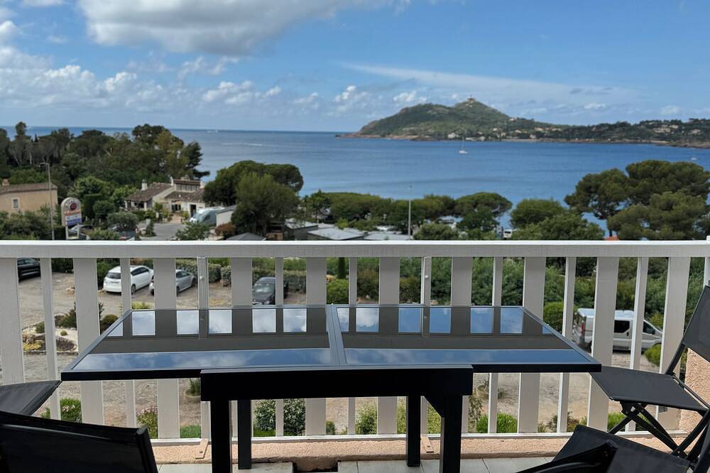 Appartement entier, Duplex vue mer exceptionnelle 7 pers in Saint-Raphaël, Massif de l'Esterel