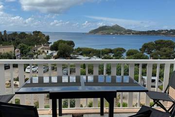 Gîte pour 7 personnes, avec balcon dans Plage de la Baumette