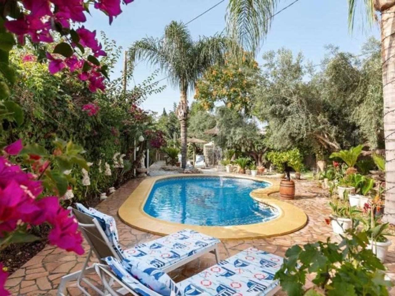 Geräumiges Ferienhaus in Lorca mit Terrasse und Pool in Lorca, Murcia Binnenland